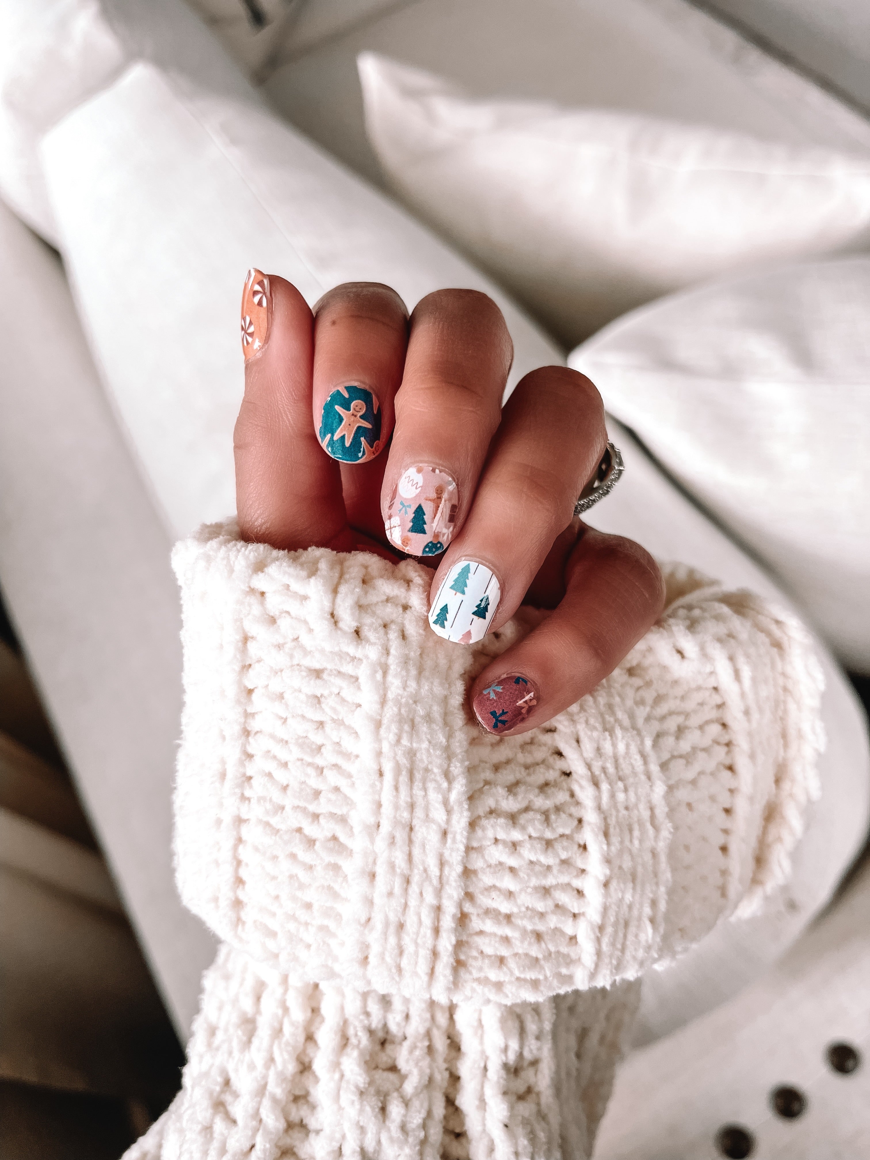 Cozy Christmas Nail Wrap Set