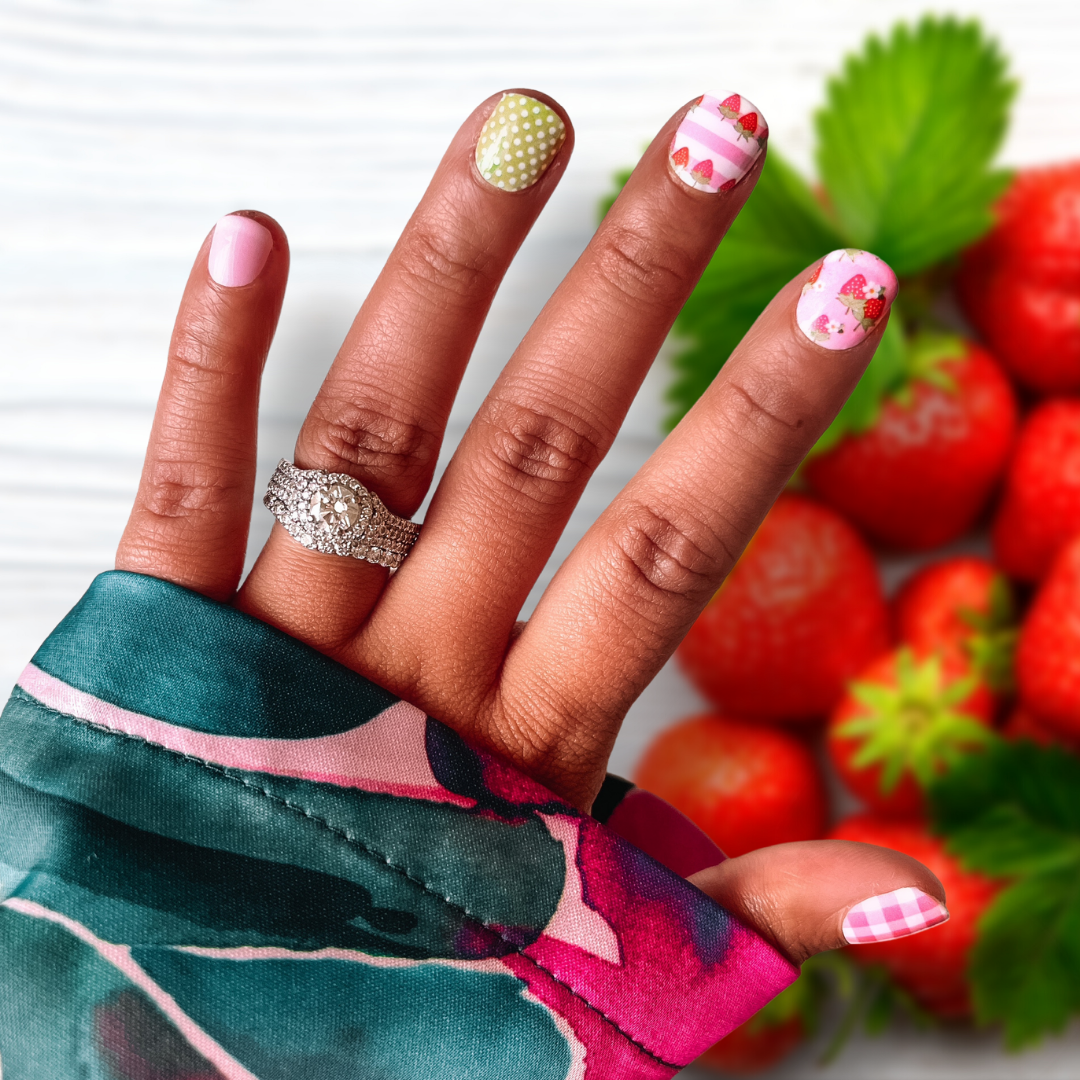 Strawberry Patch Nail Wrap Set